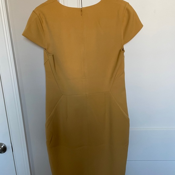 NWT- Banana Republic sheath dress - Picture 3 of 4